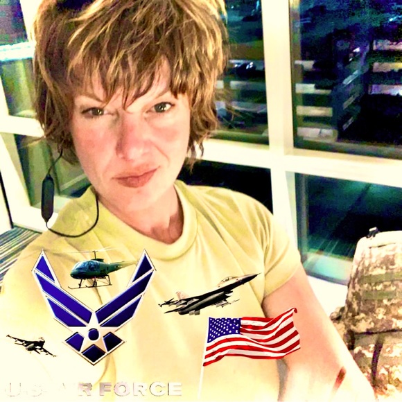 Meet your Posher, Ainsley - Picture 1 of 1